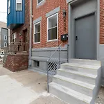 Luna Philadelphia On N 10Th St
