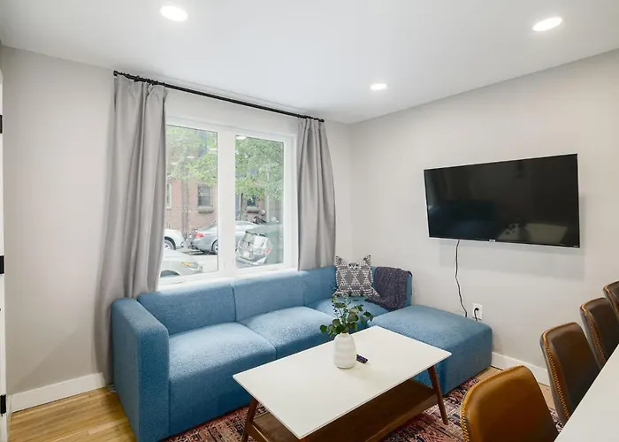 2Br In Heart Of Queen Village - Walk To Everything!