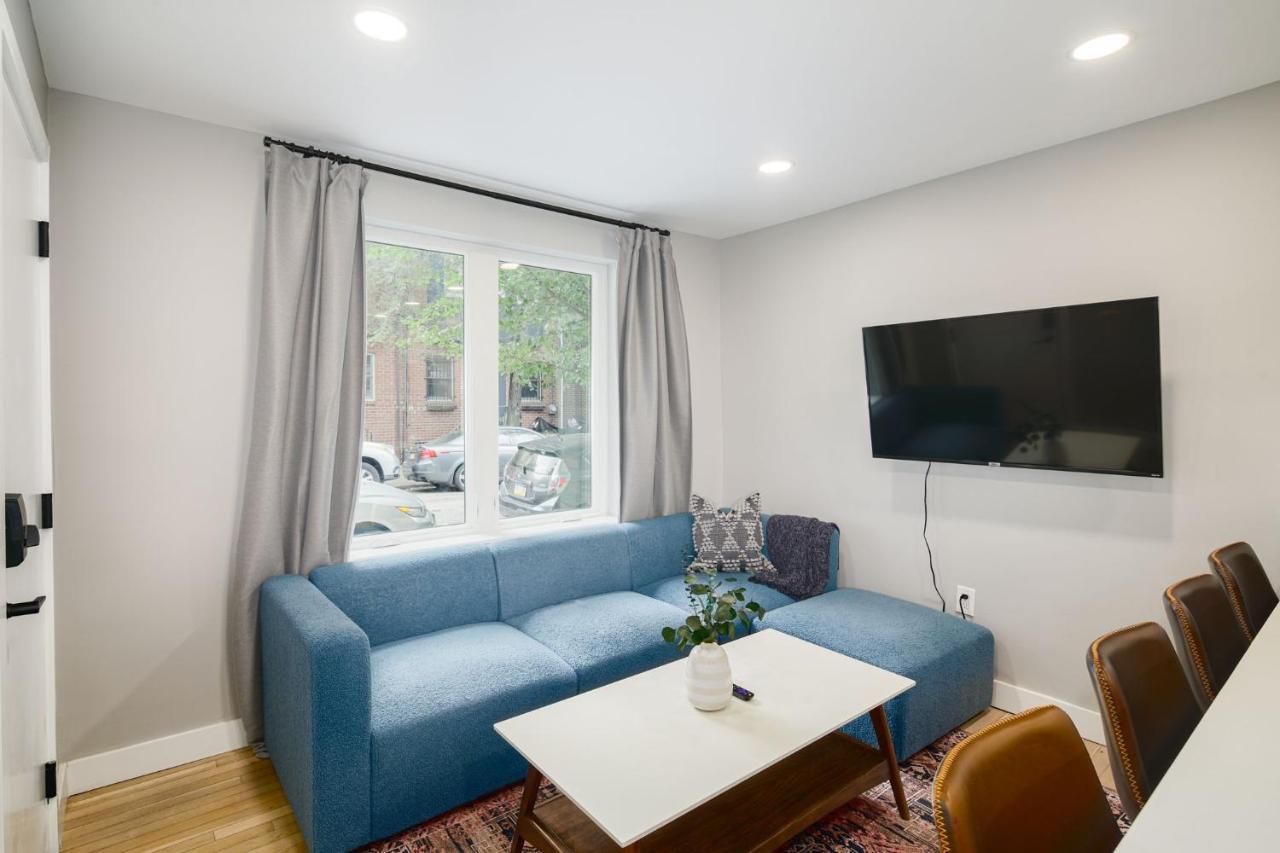 2br In Heart Of Queen Village - Walk To Everything! Apartment *