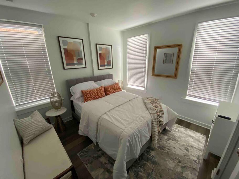 Apartment Lovely Modern 1-Bedroom Rental Unit W/ Kitchen *