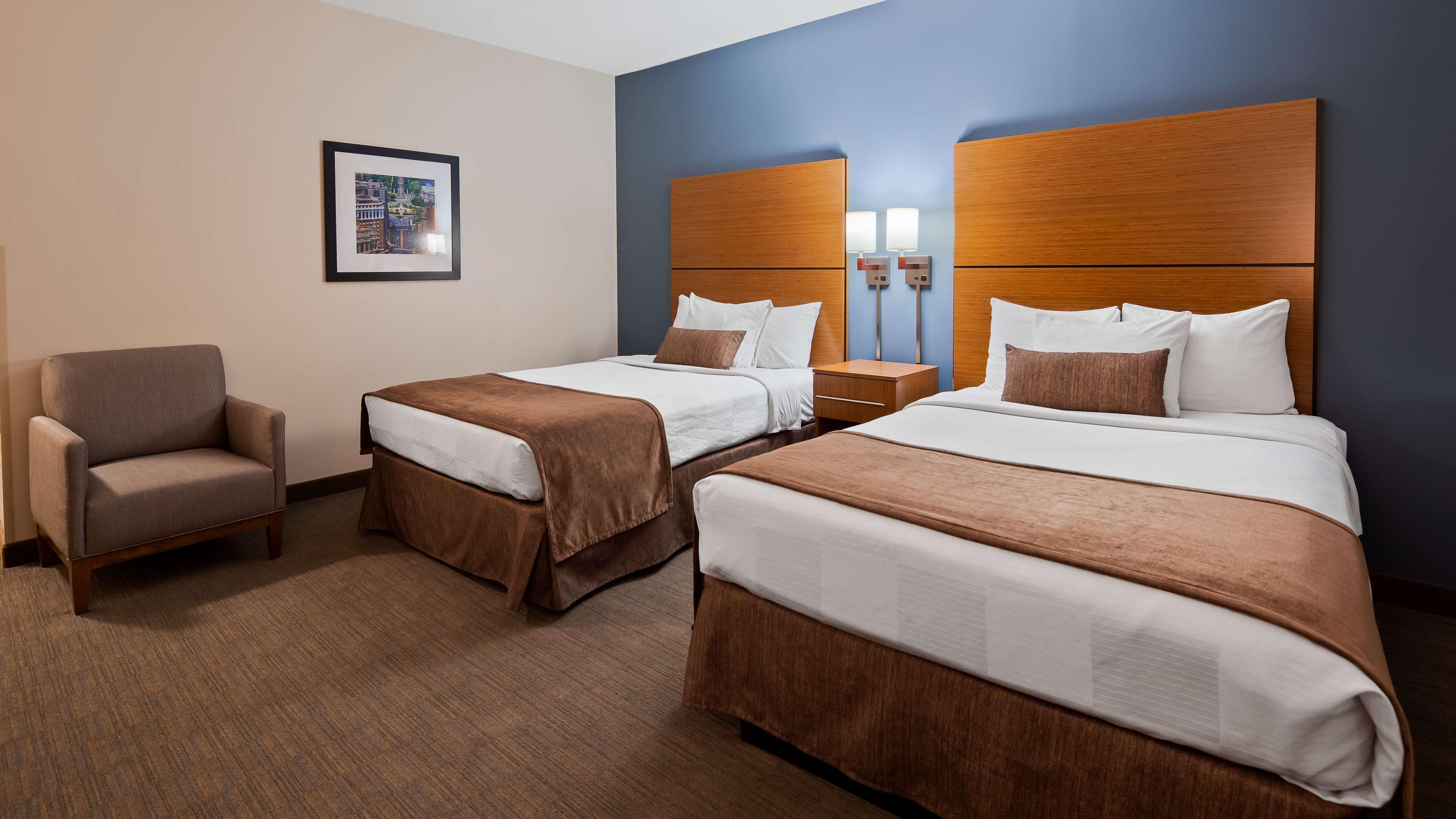 Best Western Plus Convention Center Hotel 3*
