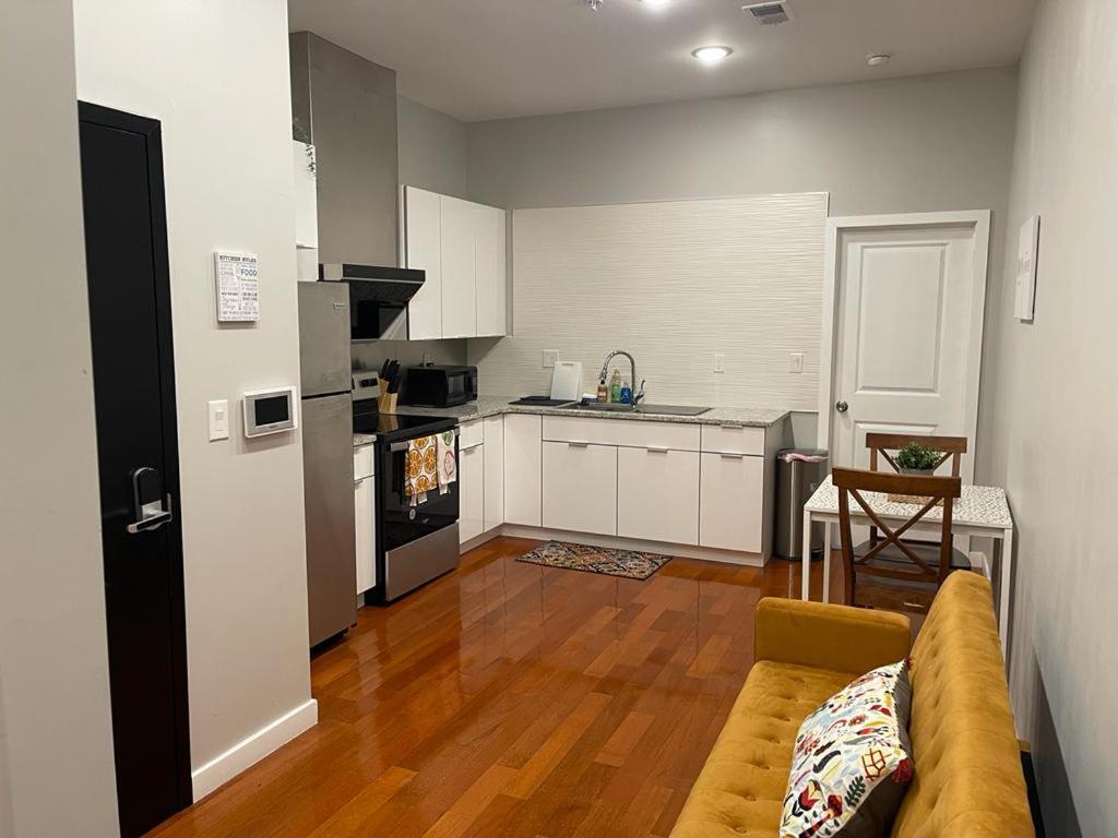 Philadelphia Central Apartments Apartment