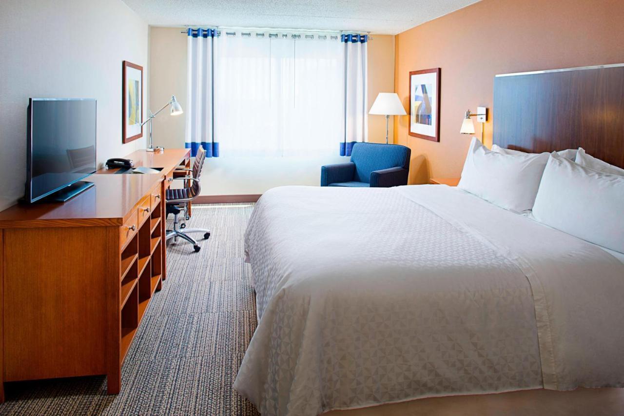 Four Points By Sheraton Airport 4*