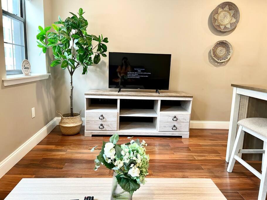 407 Sweetest 1bed Apt In Center City