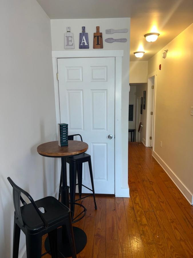 The Zen Near Temple U & Drexel Free Street Parking Apartment Philadelphia