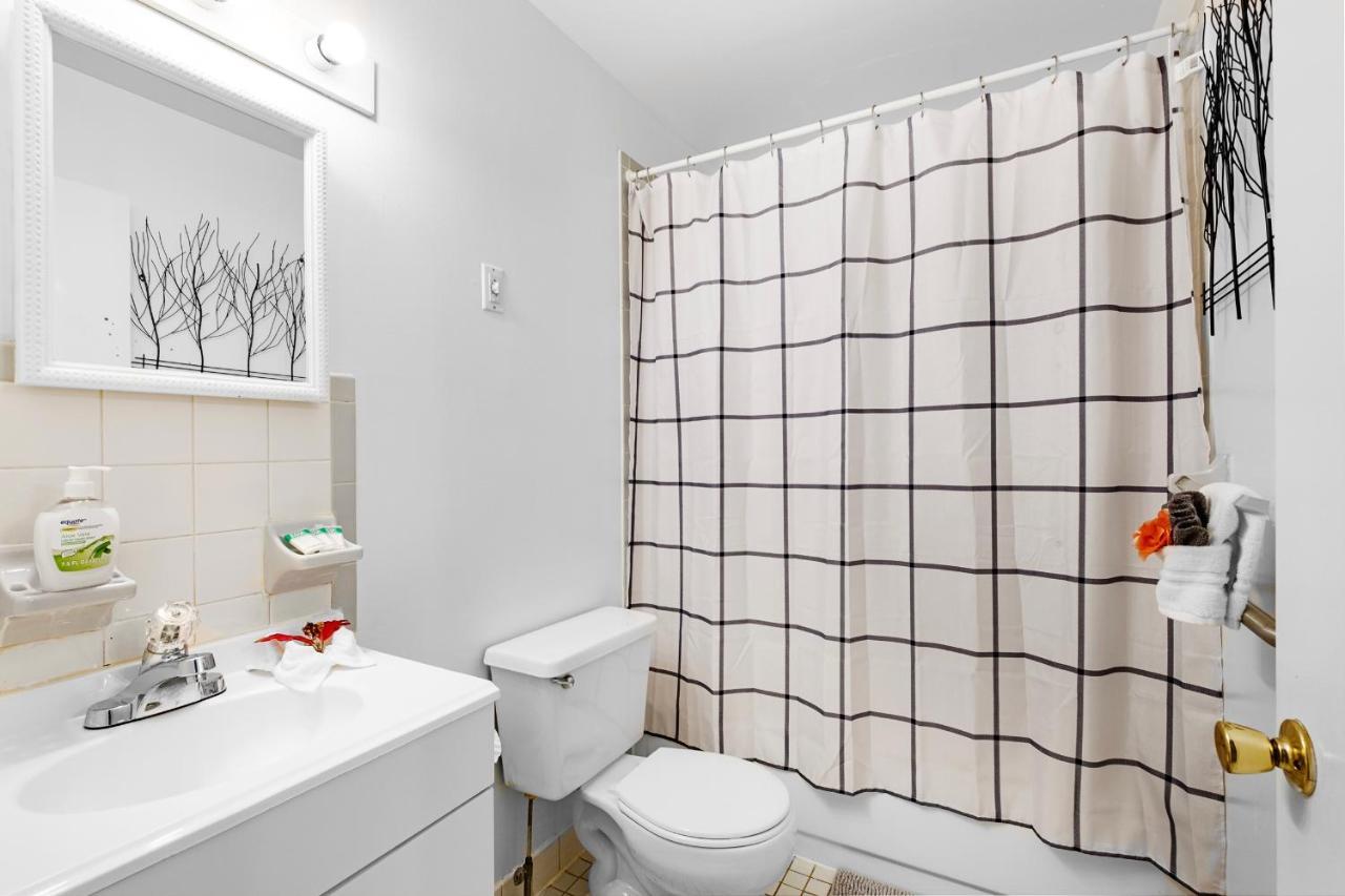 Boutique 1br W Unique Charm