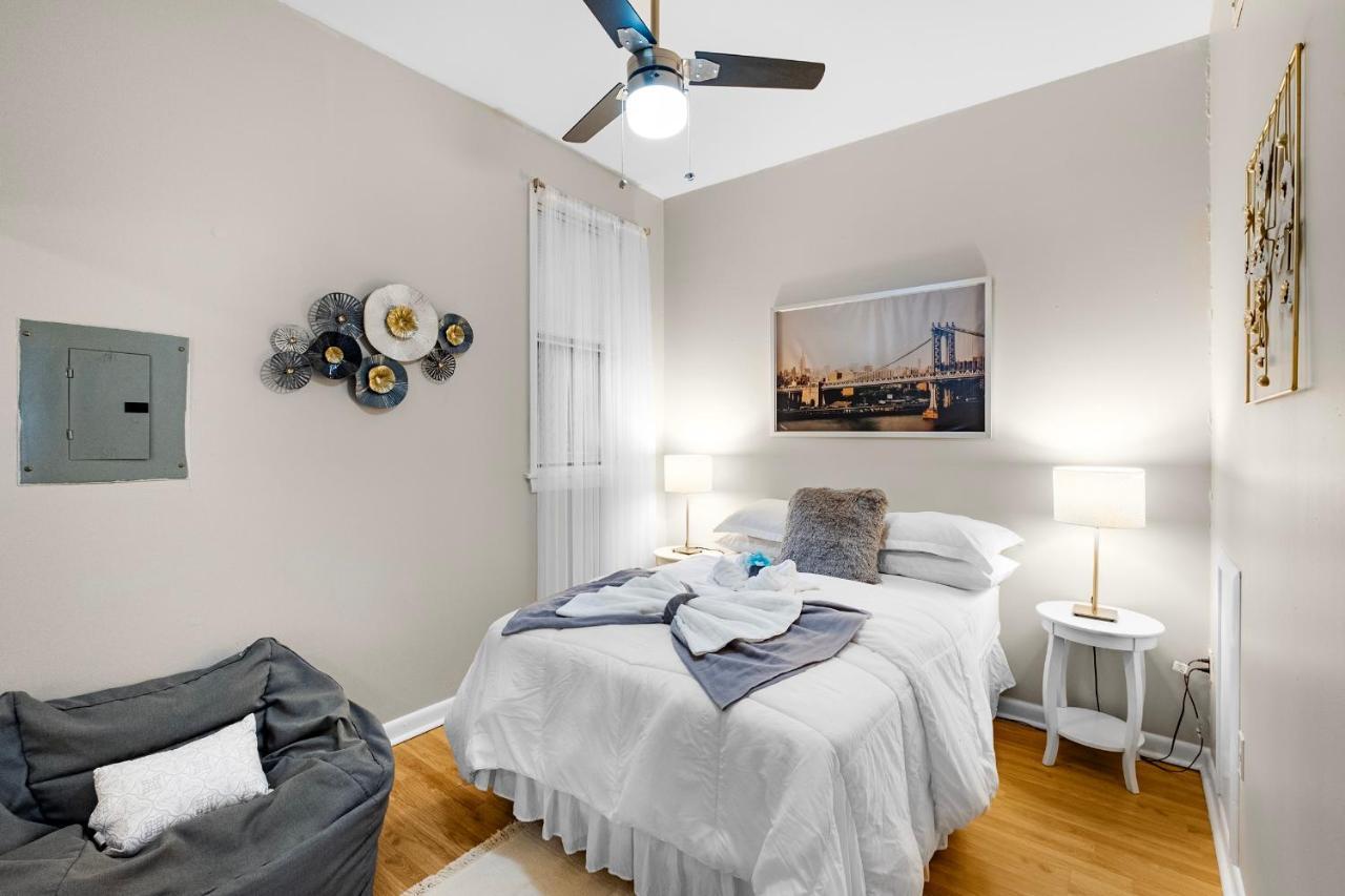 Boutique 1br W Unique Charm