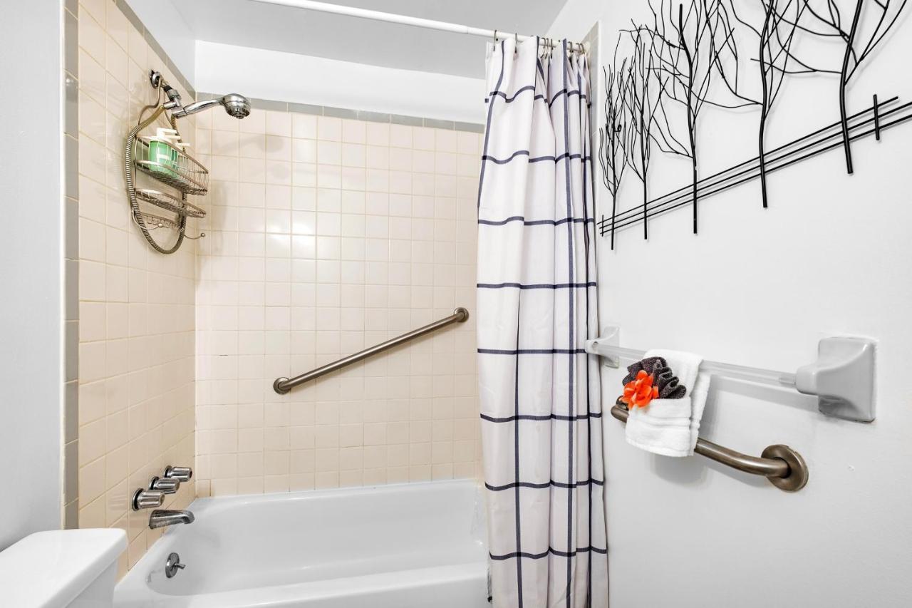 Boutique 1br W Unique Charm * Philadelphia