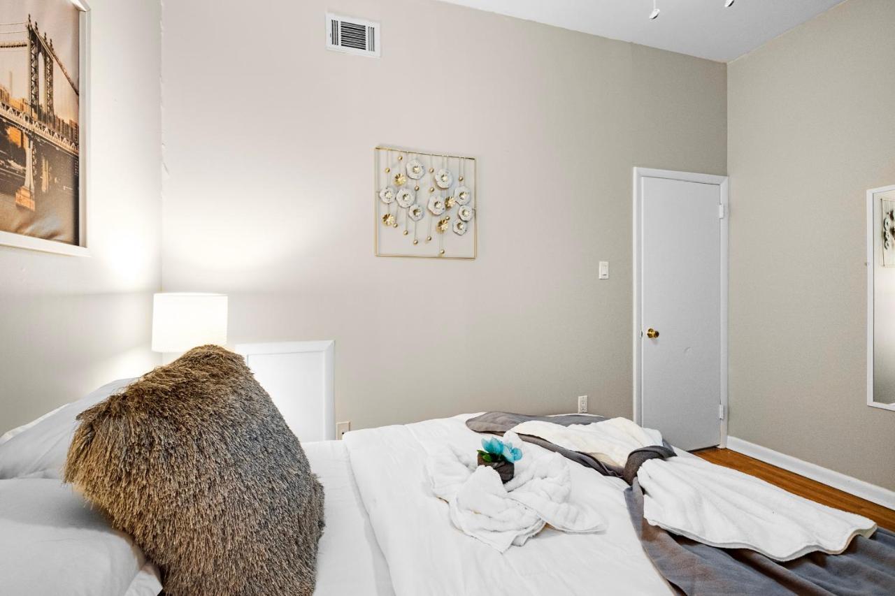 Boutique 1br W Unique Charm *