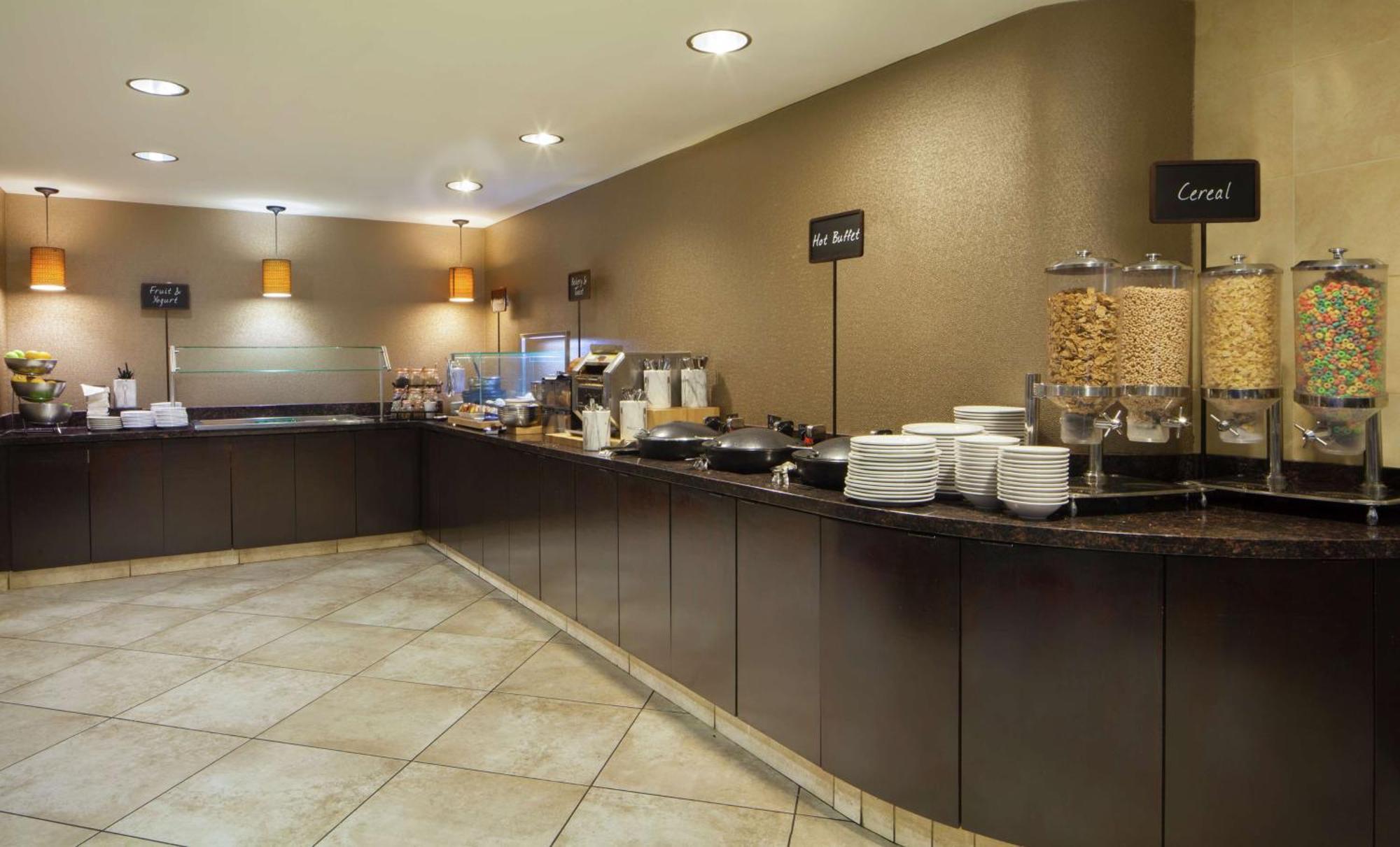 Embassy By Hilton Airport 4*