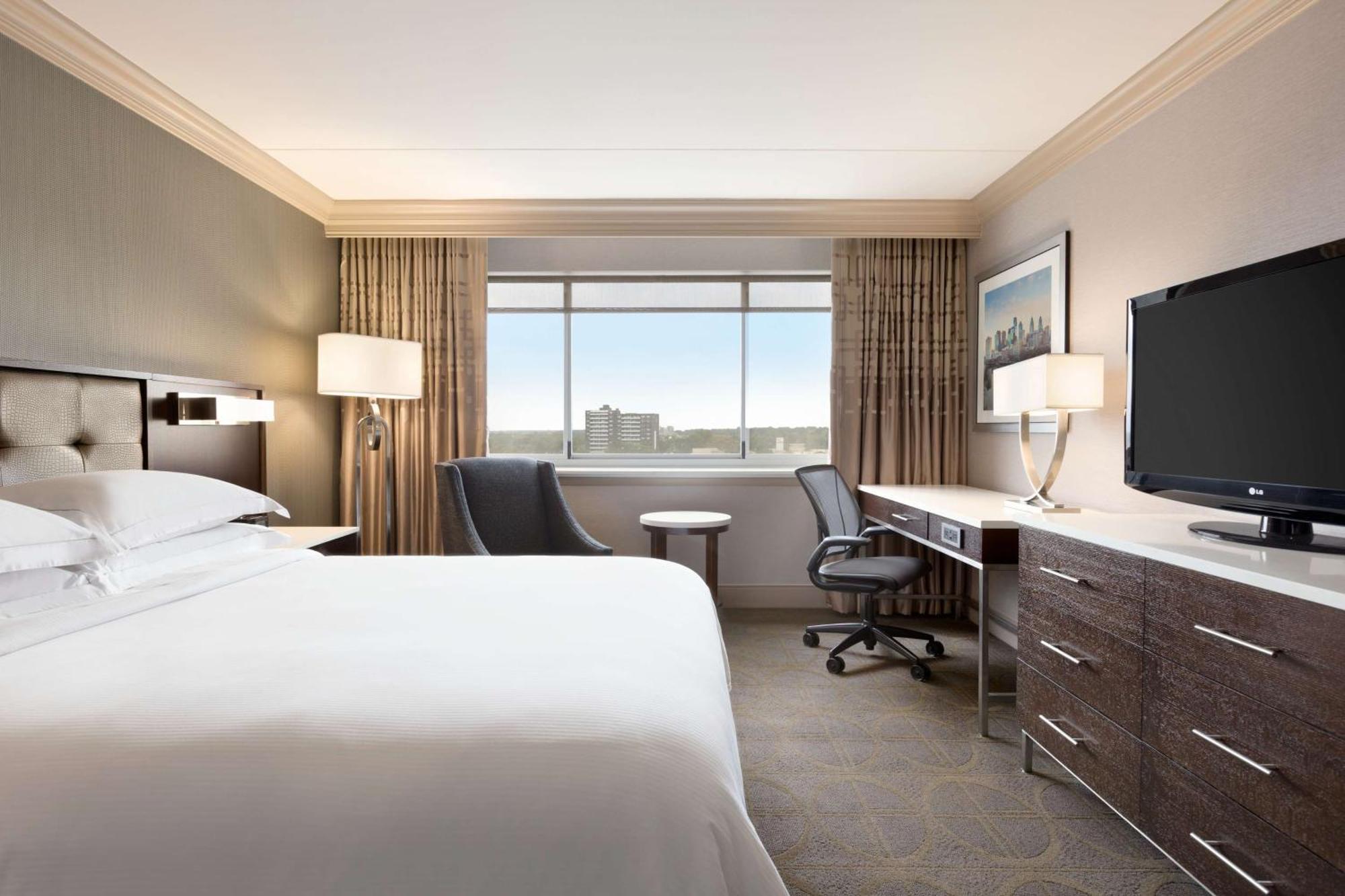 Hilton Avenue 4*