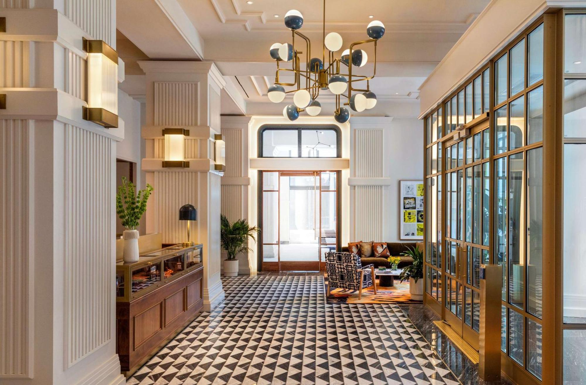 Hotel Canopy By Hilton Center 4*