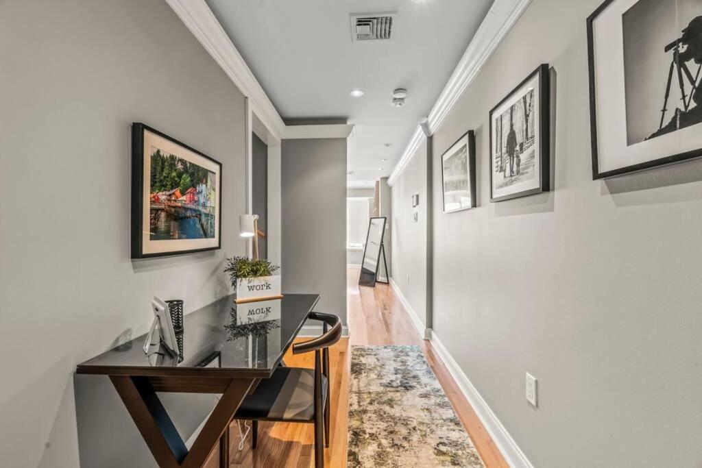 Holiday home 5 Bdrm - Heated Indoor Pool - Elevator Philadelphia
