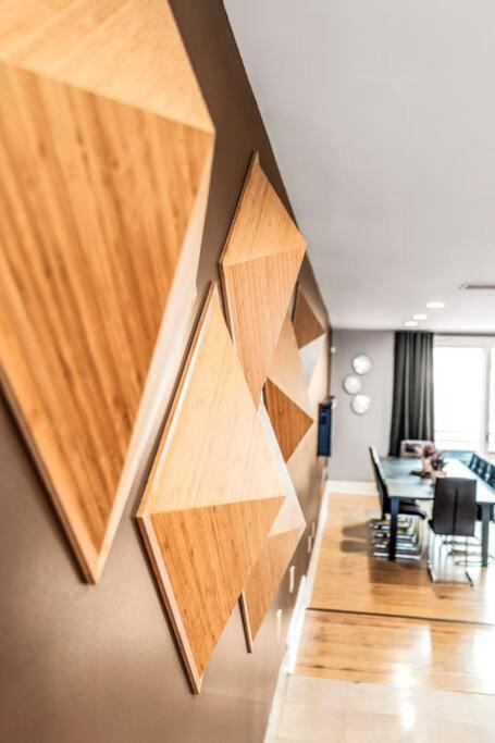 5 Bdrm - Heated Indoor Pool - Elevator *