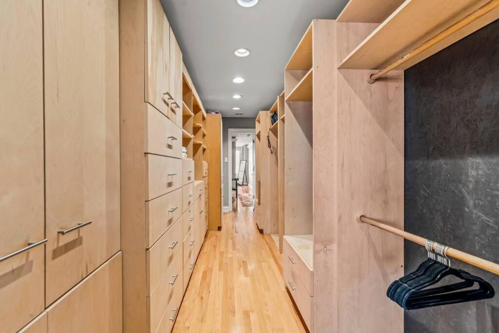 5 Bdrm - Heated Indoor Pool - Elevator * Philadelphia