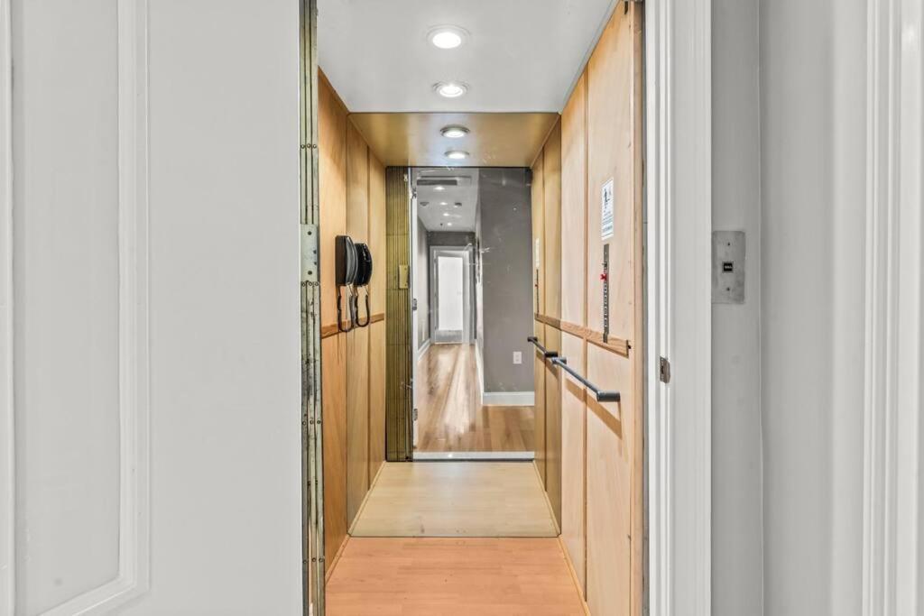 5 Bdrm - Heated Indoor Pool - Elevator * Philadelphia
