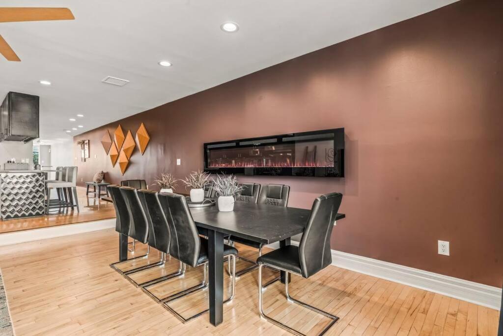 Holiday home 5 Bdrm - Heated Indoor Pool - Elevator