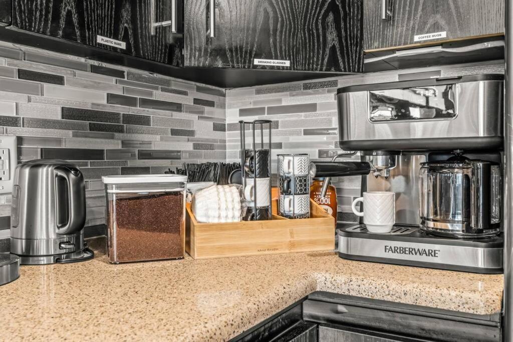 5 Bdrm - Heated Indoor Pool - Elevator Philadelphia