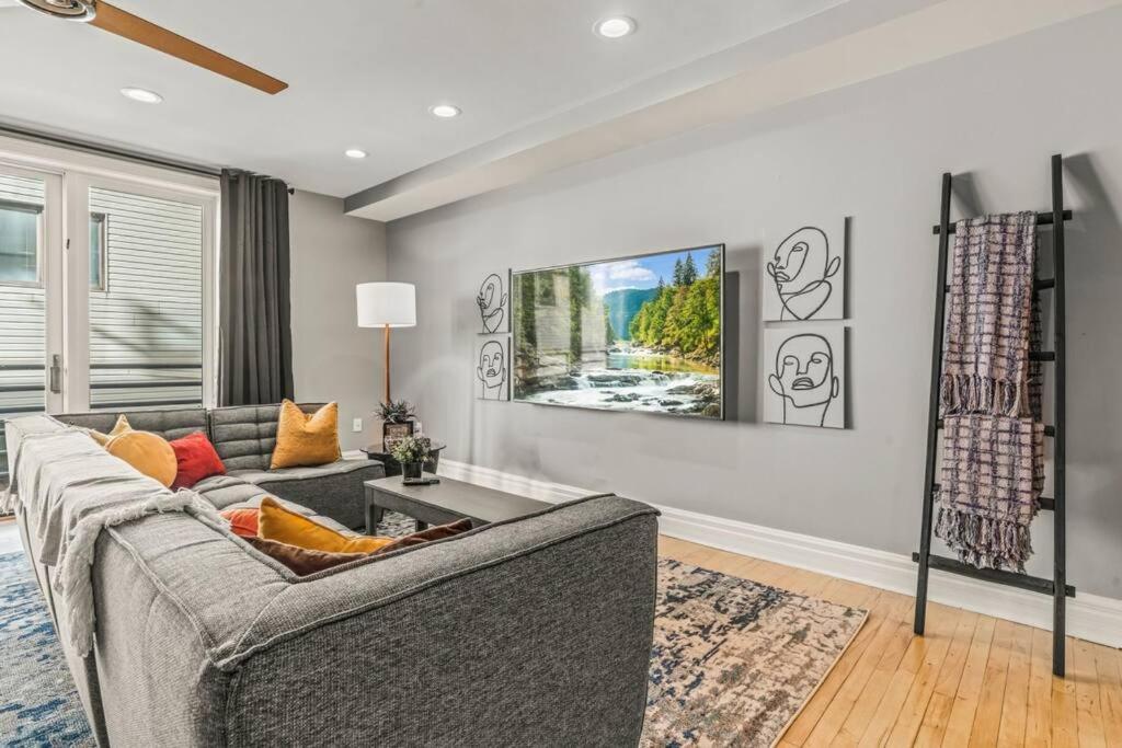 5 Bdrm - Heated Indoor Pool - Elevator Holiday home