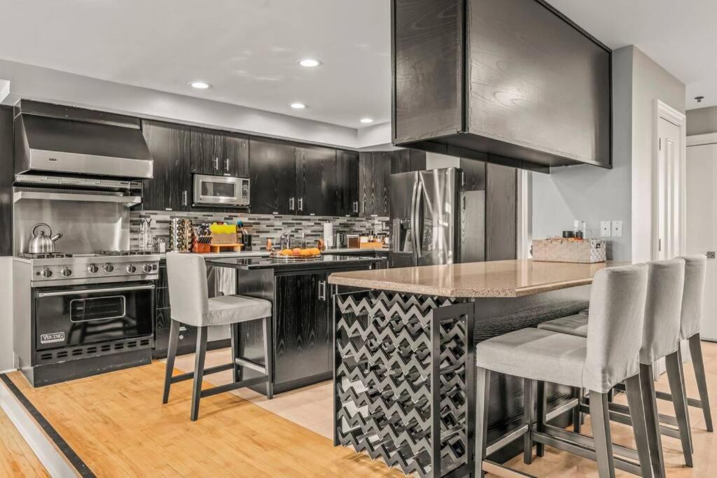 5 Bdrm - Heated Indoor Pool - Elevator *