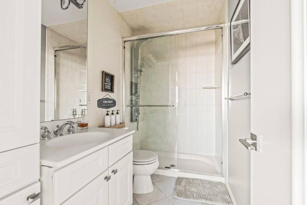 Holiday home 5 Bdrm - Heated Indoor Pool - Elevator Philadelphia