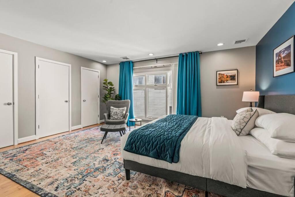 5 Bdrm - Heated Indoor Pool - Elevator Holiday home Philadelphia