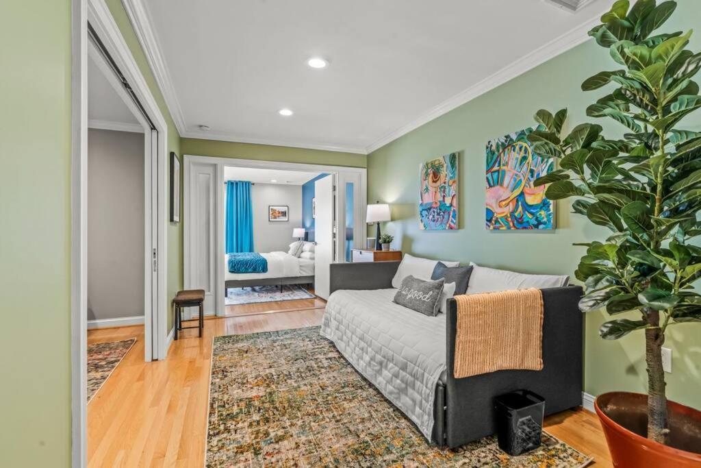 Holiday home 5 Bdrm - Heated Indoor Pool - Elevator Philadelphia