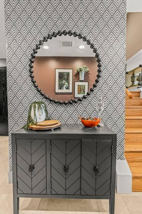 5 Bdrm - Heated Indoor Pool - Elevator *