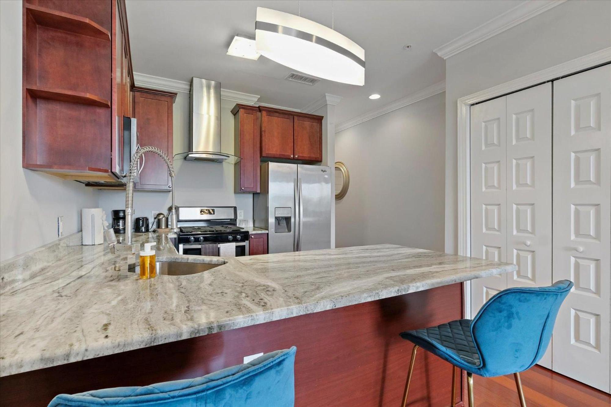 Apartment Upscale W Rooftop Deck Philadelphia