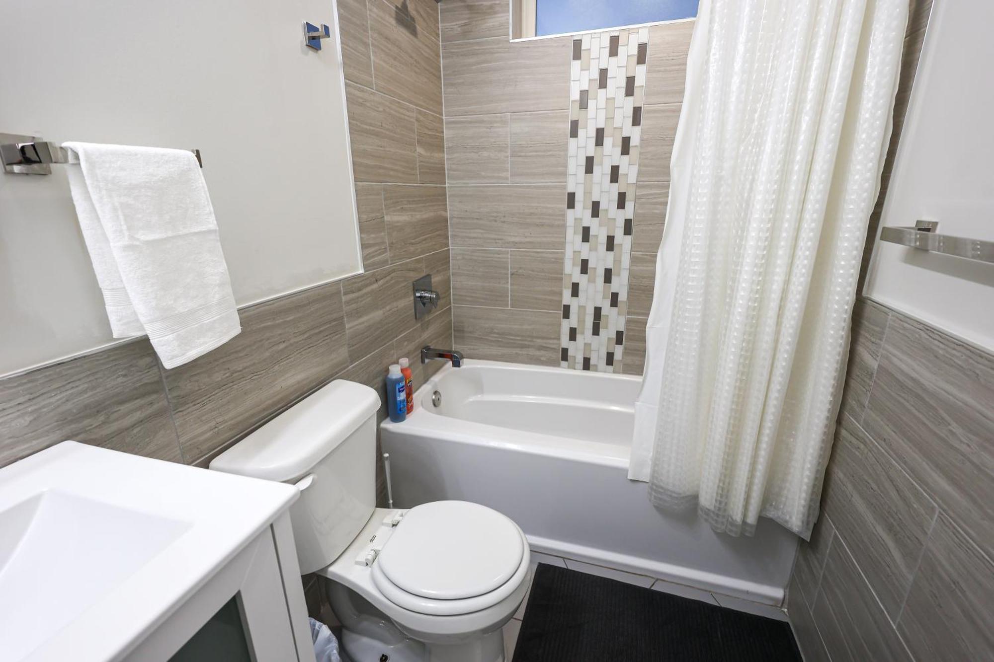 Apartment 3bed3bath-temple-patioparkingdeskwd