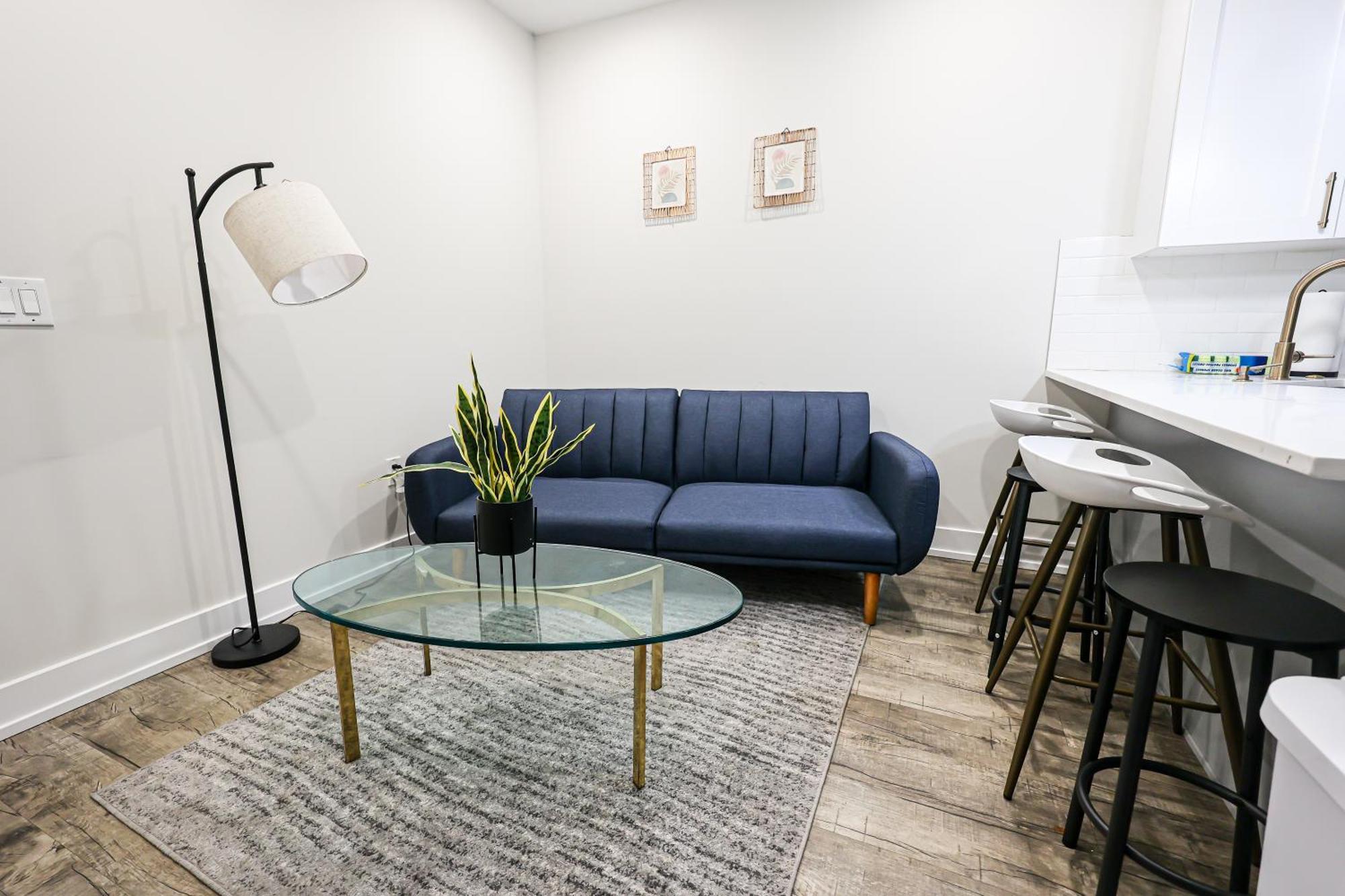 3bed3bath-temple-patioparkingdeskwd Apartment *
