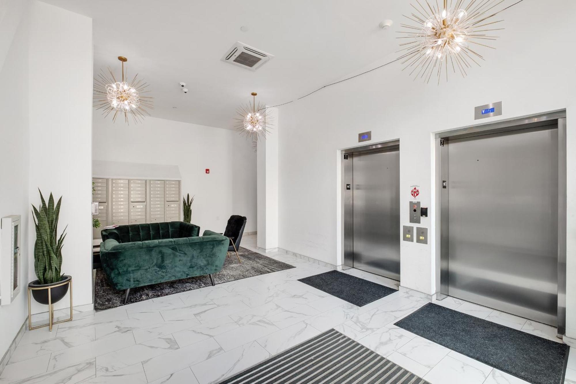 Modern Nolibs Perks Apartment *