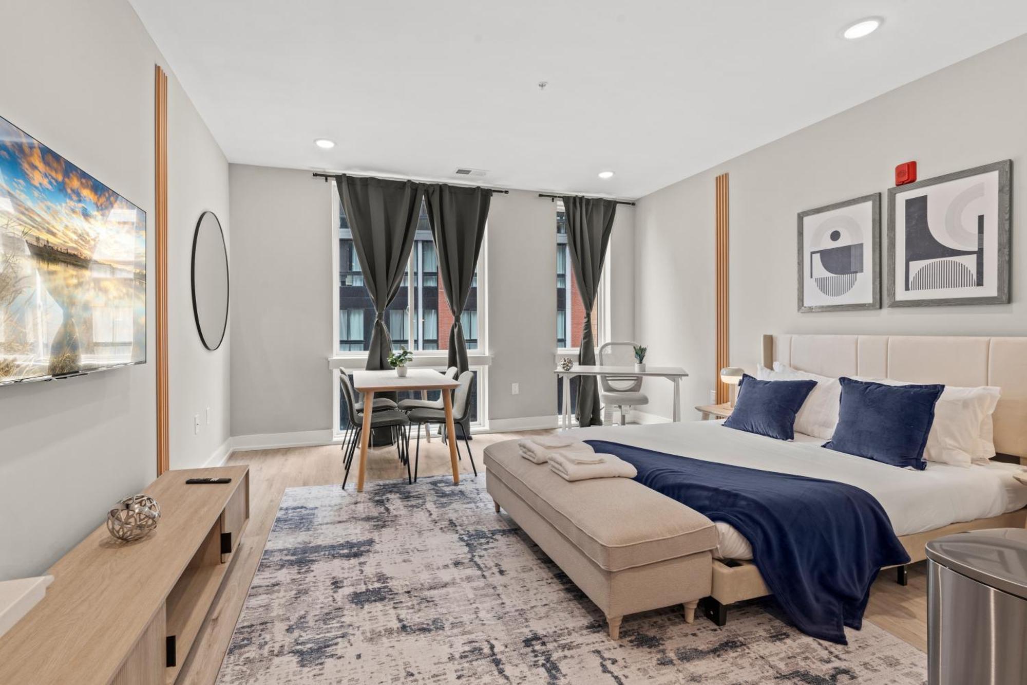 Apartmint At Five On Canal - *