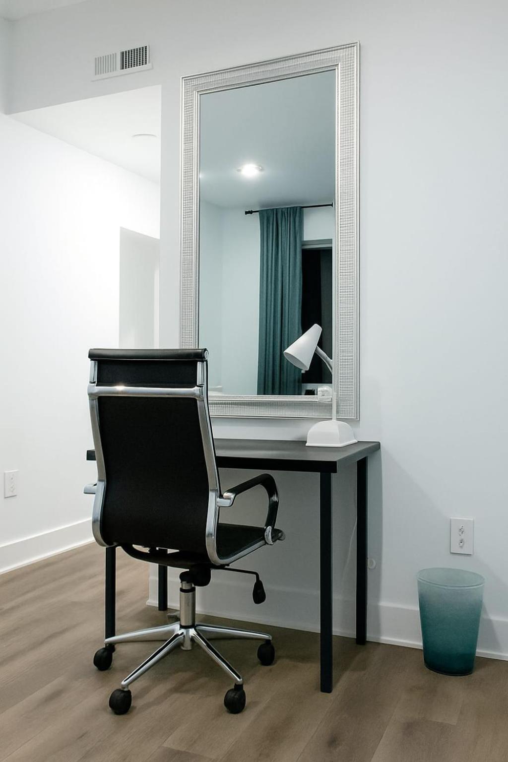 Modern 2br2ba Retreat Wi-fi Templeu Washer Apartment *
