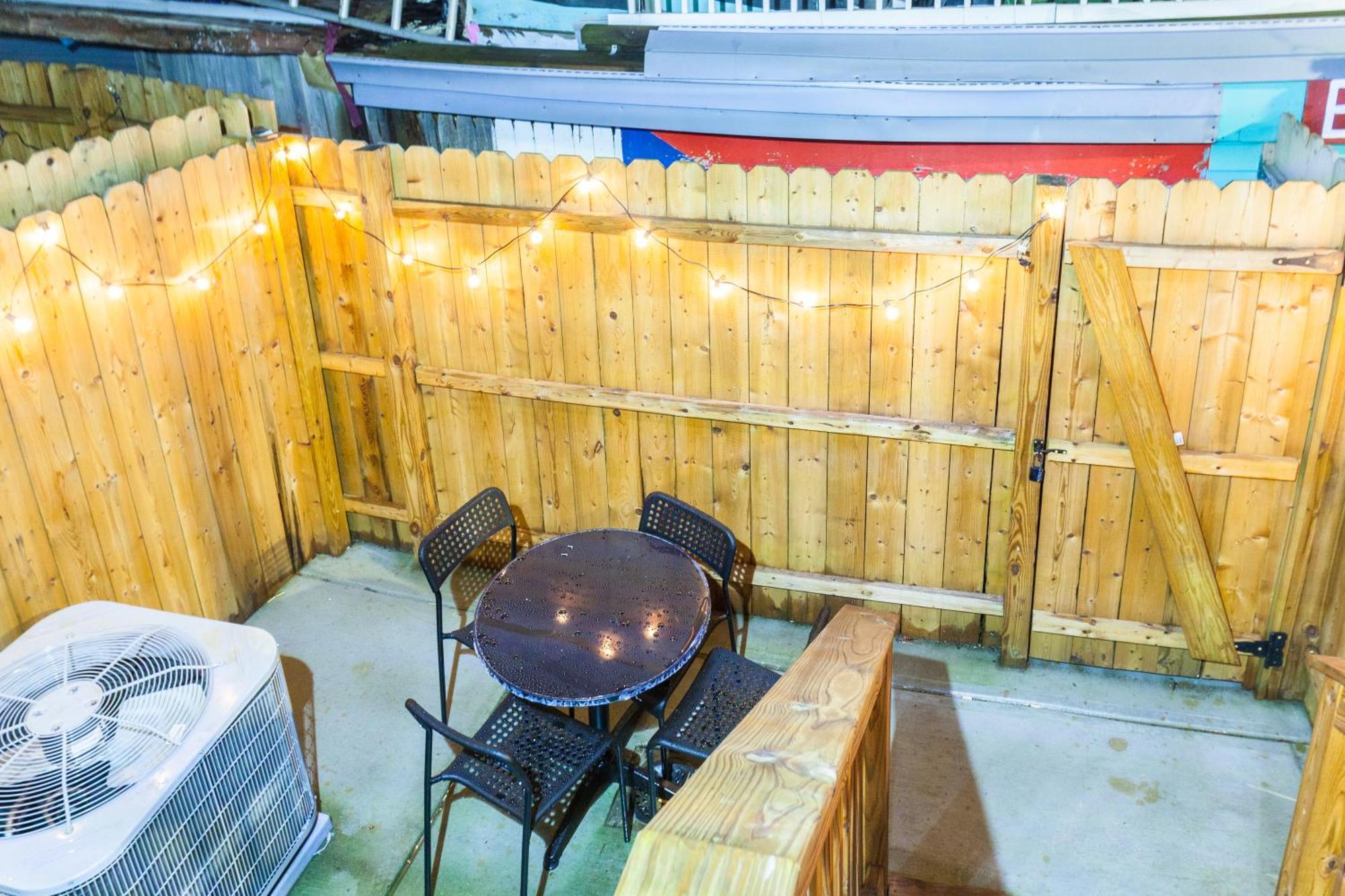 Modern Luxury4br4ba-wdpatiopingpongsleeps12 Apartment *