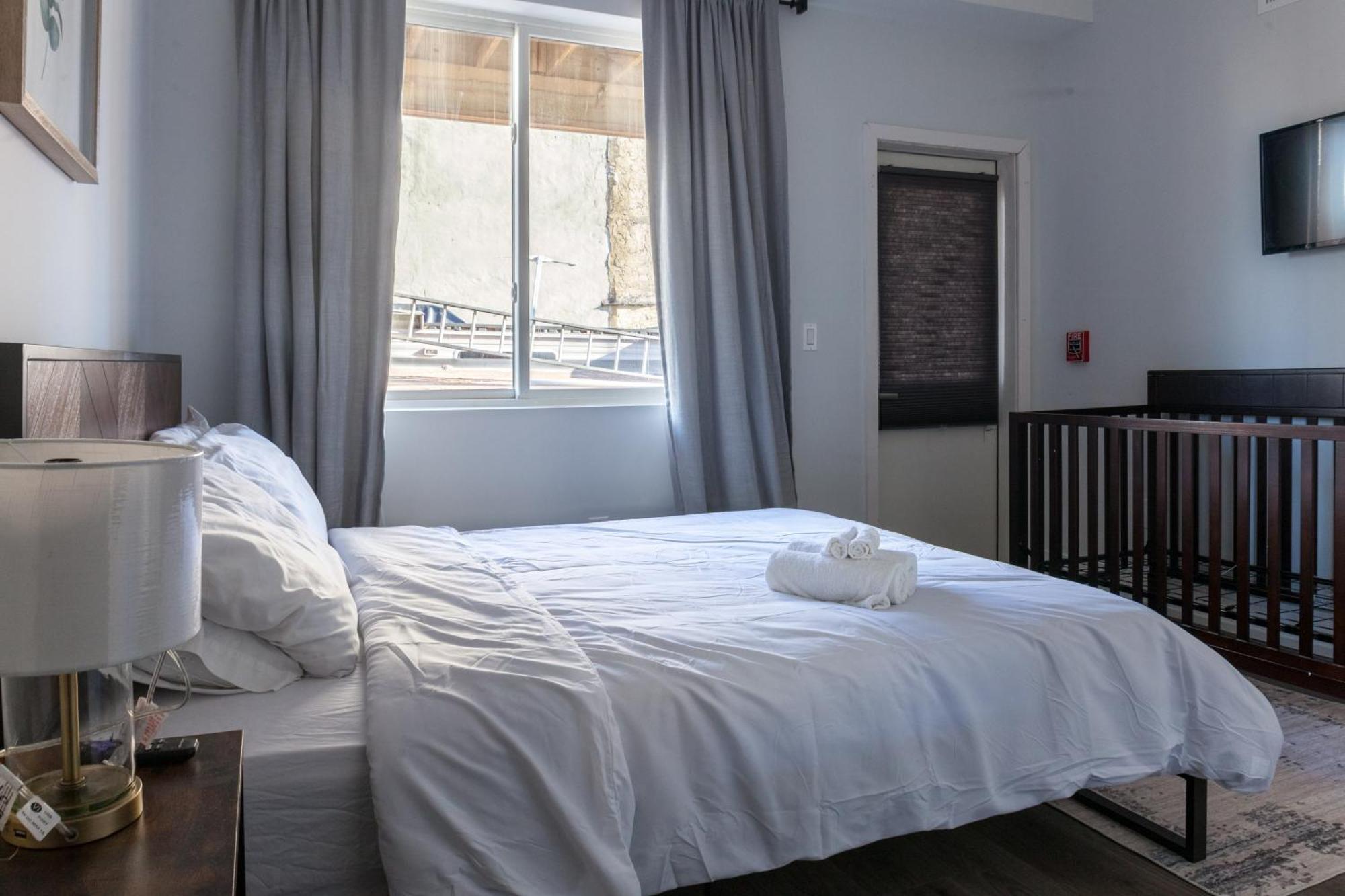 Modern Luxury4br4ba-wdpatiopingpongsleeps12 Philadelphia