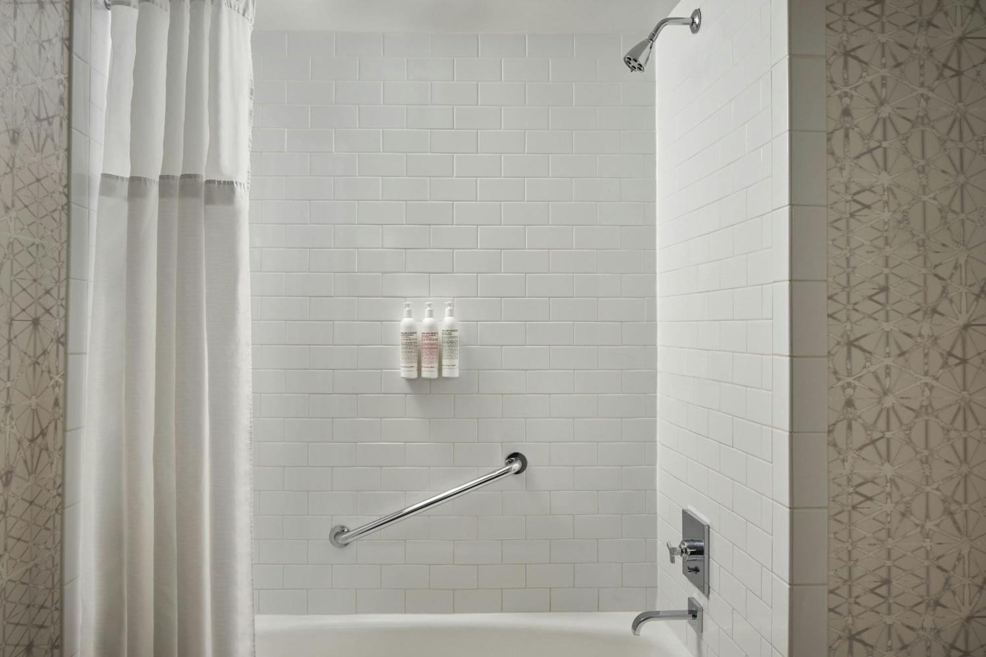 Courtyard Philadelphia Downtown 4*