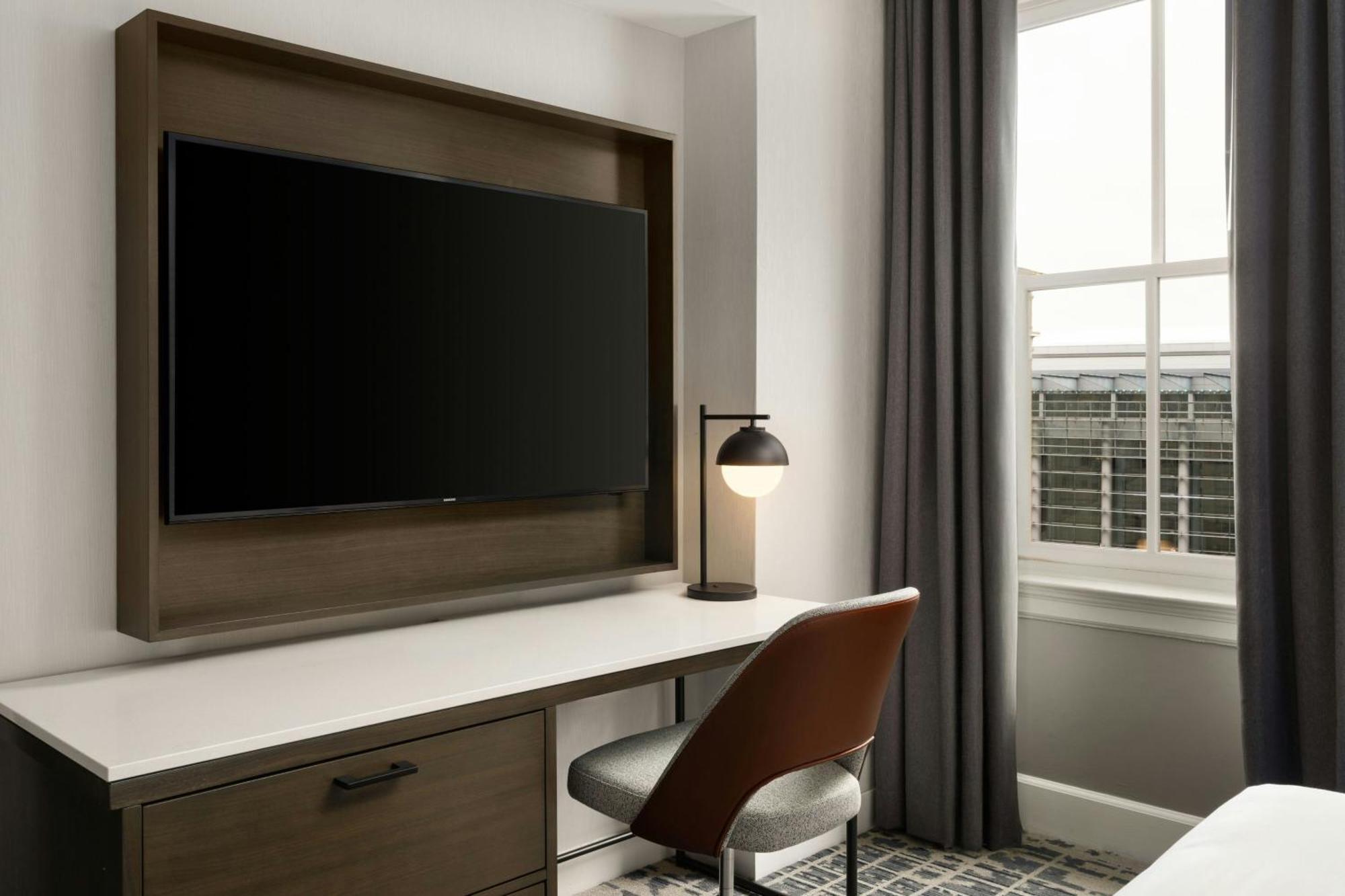 Hotel Courtyard Philadelphia Downtown 4*