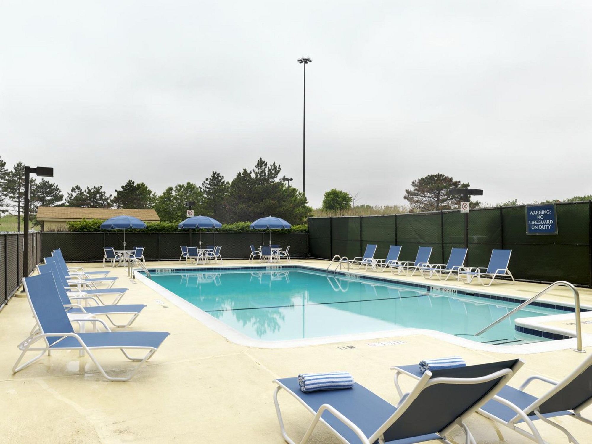 Hotel Four Points By Sheraton Airport 4*
