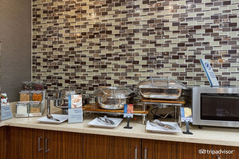 Best Western Plus Convention Center Hotel 3*