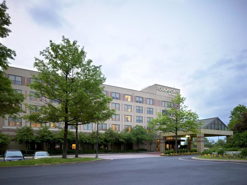 Four Points By Sheraton Airport Hotel 4*