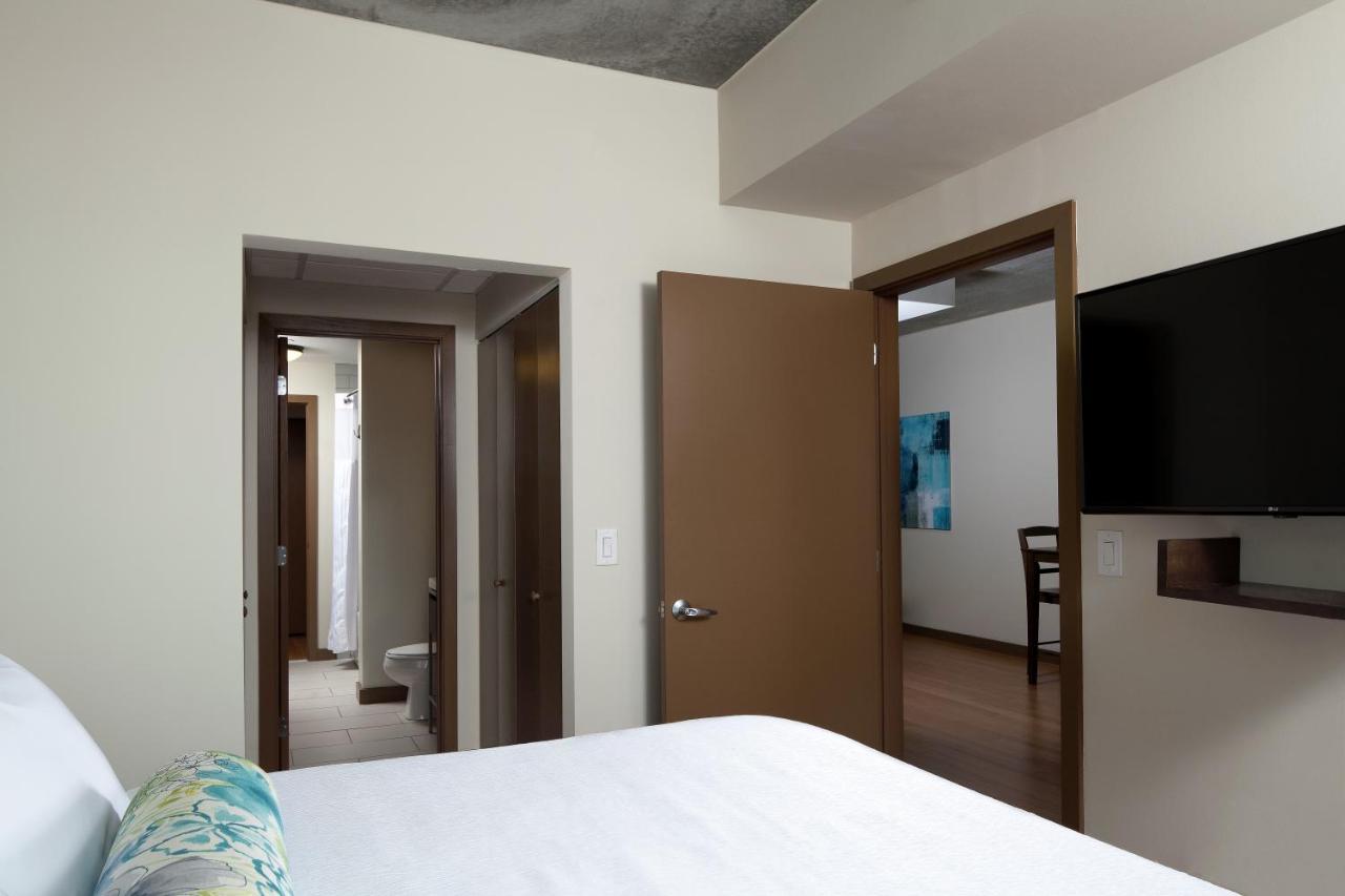 Alfred At The Granary Apartment Philadelphia