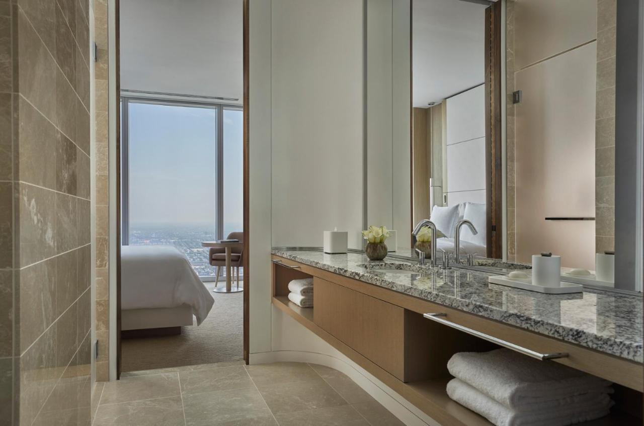 Hotel Four Seasons At Comcast Center 5*