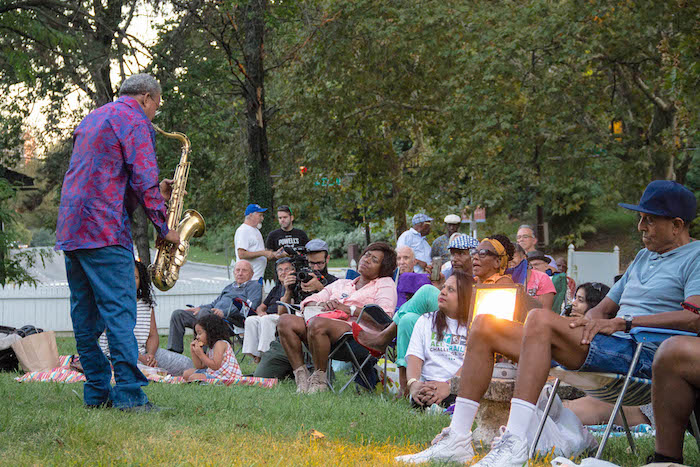 Odean Pope Plays To Crowd